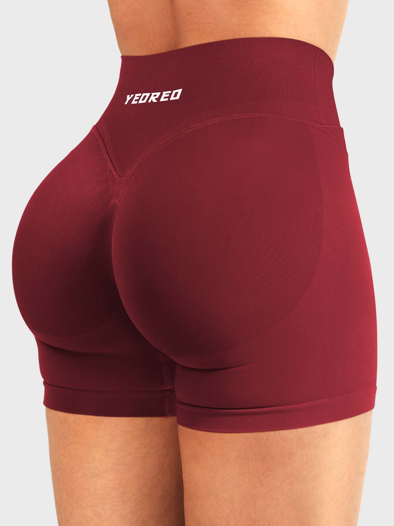 Yeoreo Baderiy 4.5" V-Waistband Seamless Shorts