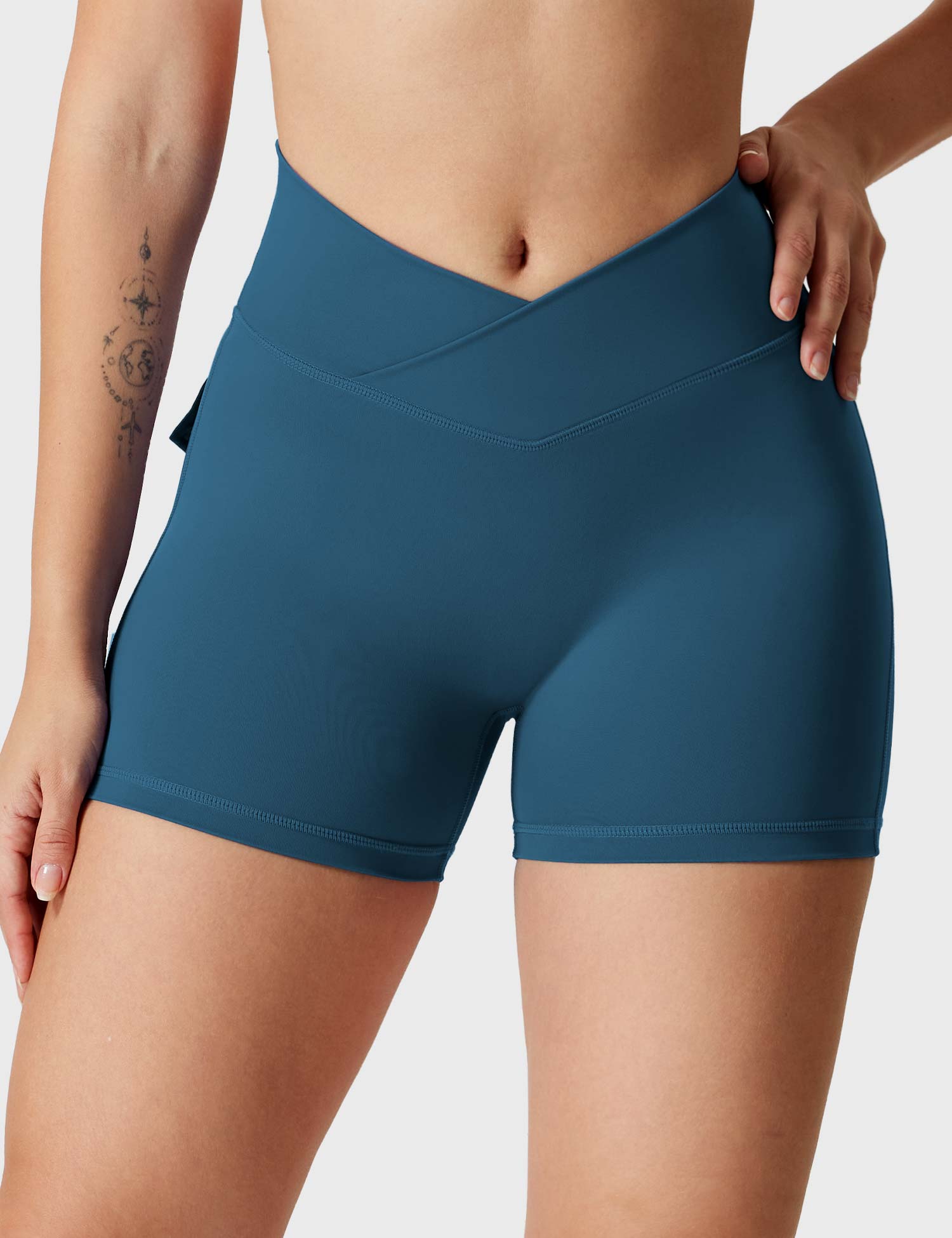 Yeoreo V-waistband Charm Shorts