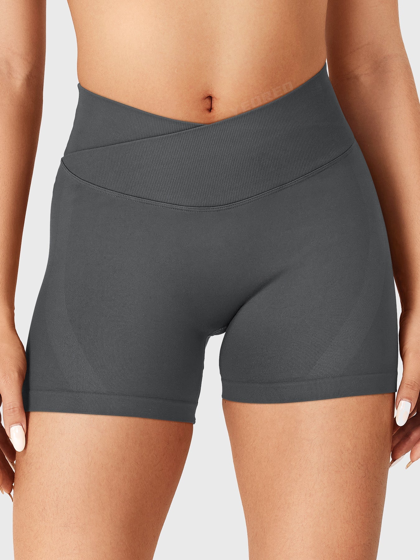 Yeoreo Baderiy 4.5" V-Waistband Seamless Shorts