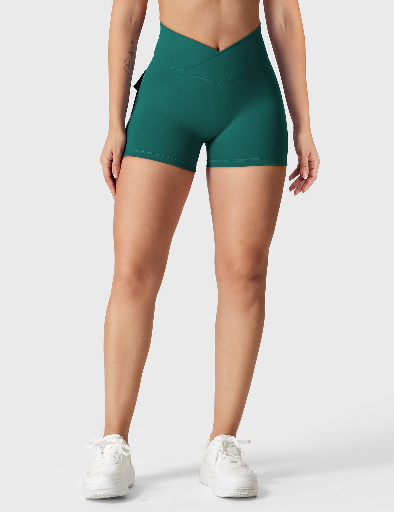 Yeoreo V-waistband Charm Shorts
