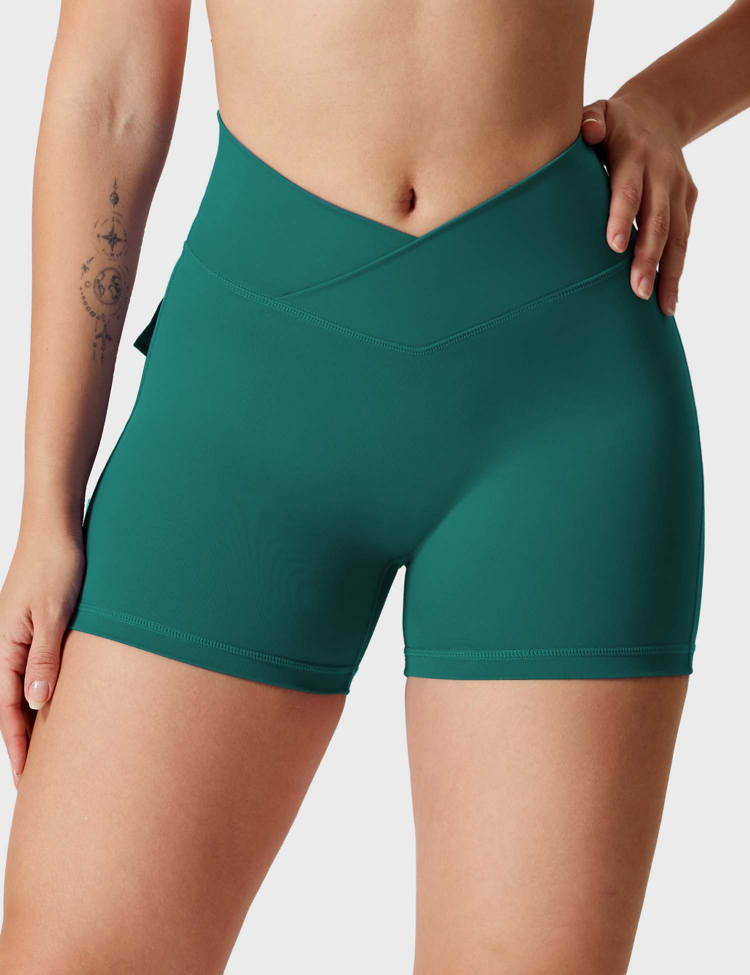 Yeoreo V-waistband Charm Shorts