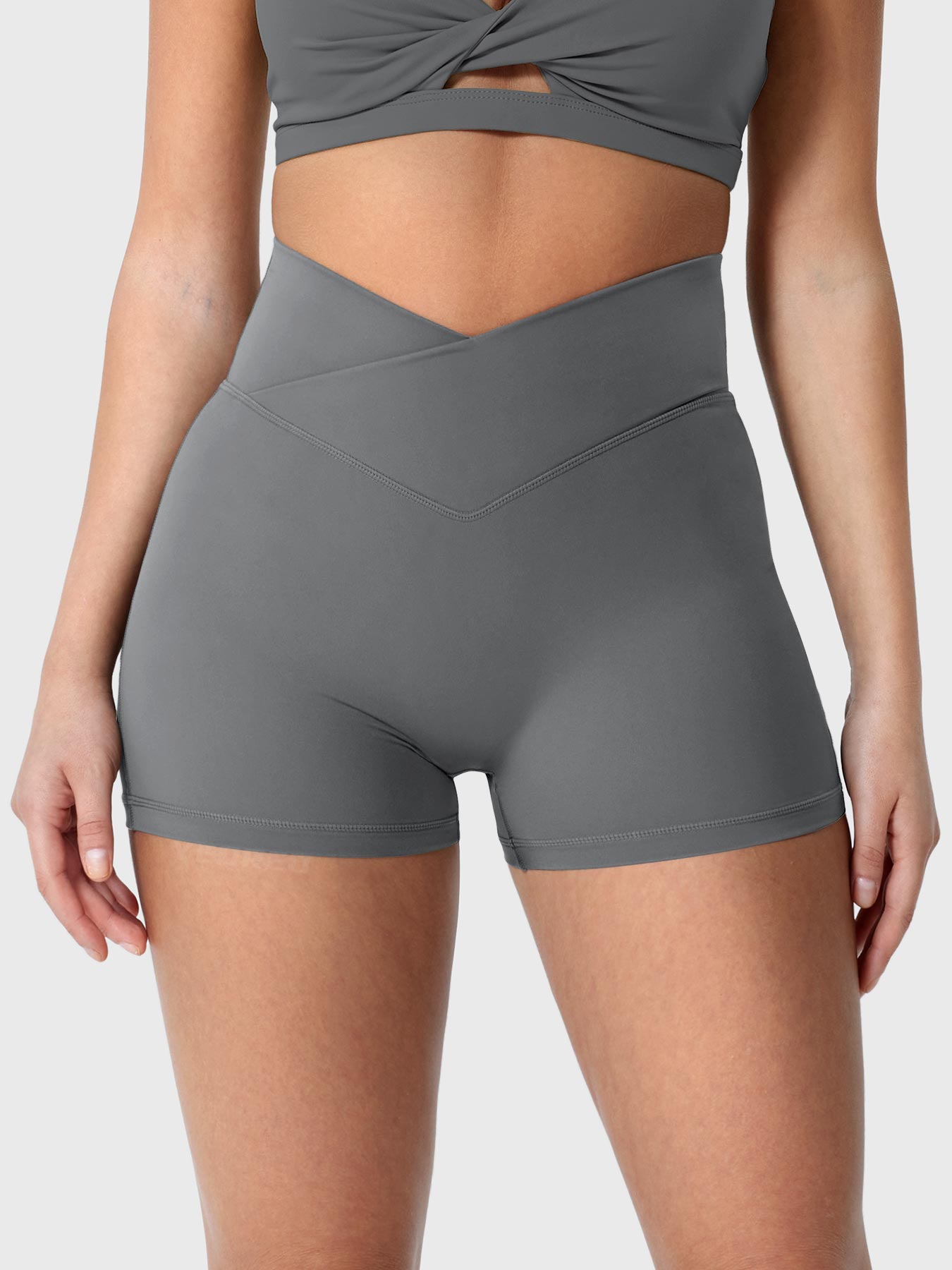 Yeoreo V-waistband Charm 3.6" Shorts