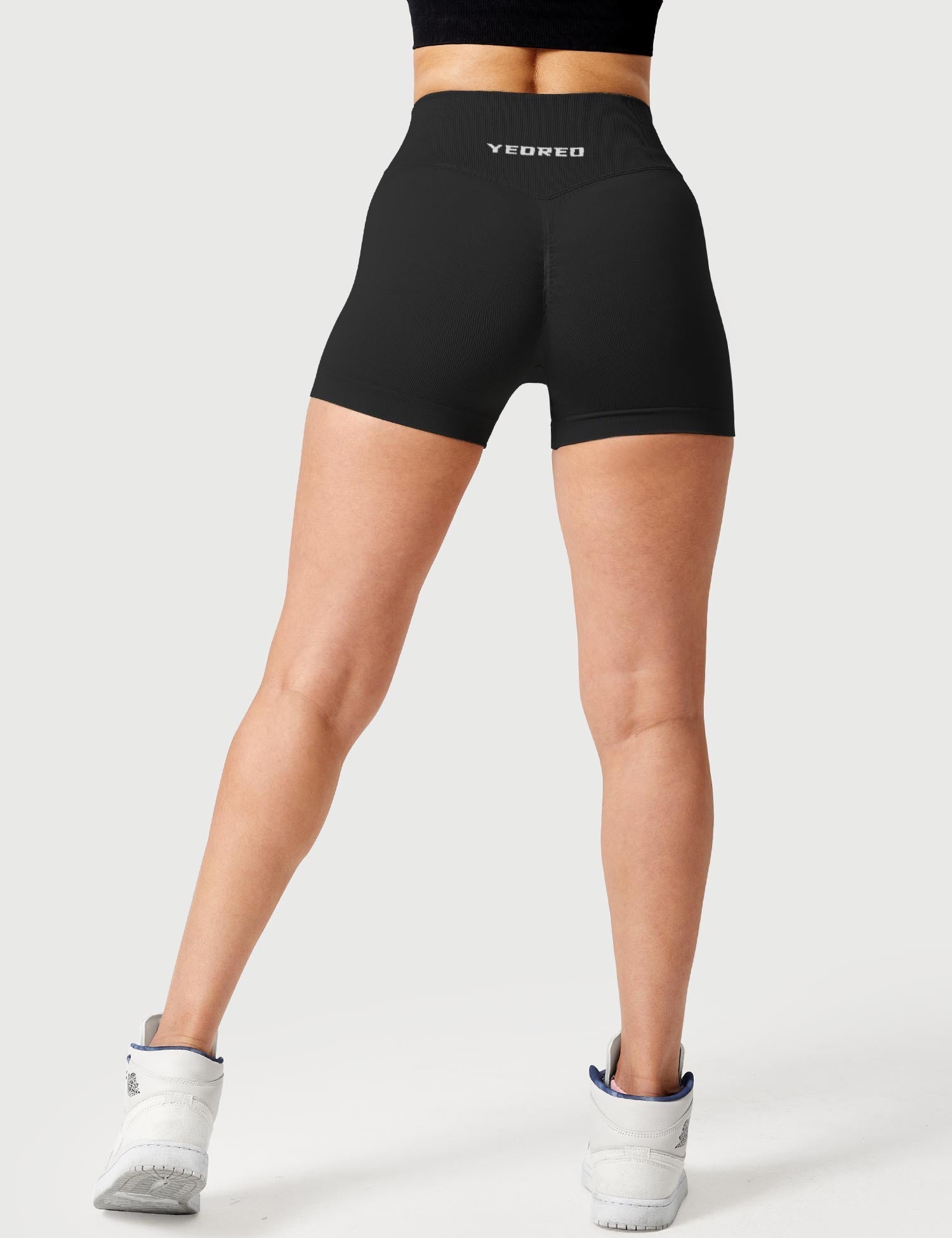 Yeoreo 3.6”Amplify V-Waistband Shorts